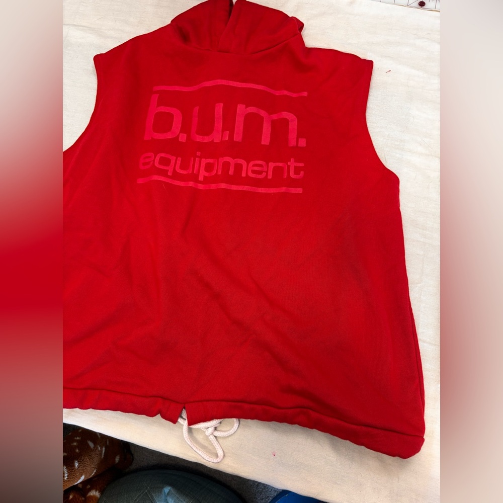 B.U.M.‎ Equipment Red Sleeveless Hoodie Vintage NOS